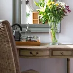 The Hare And Hounds, 4*