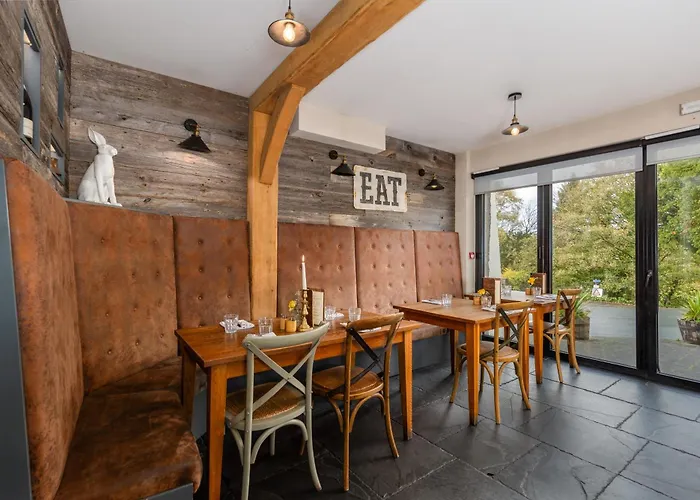 Inn The Hare And Hounds, 4*