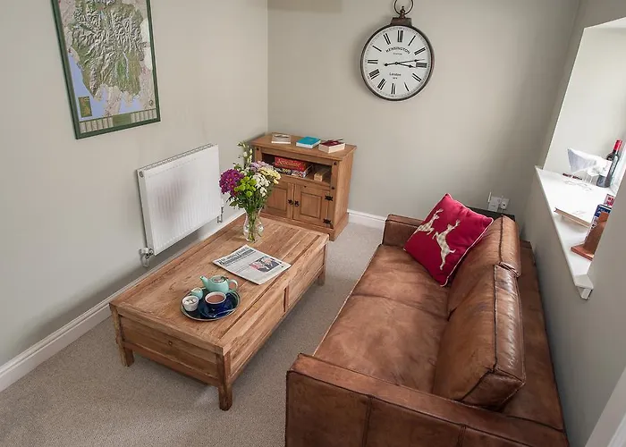 Inn The Hare And Hounds, 4*