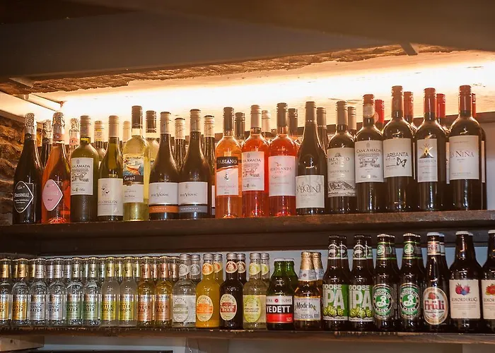 The Hare And Hounds, 4*