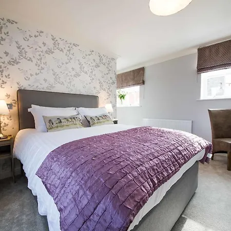 The Hare And Hounds, イン 4*