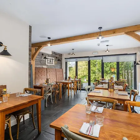 The Hare And Hounds, Värdshus 4*