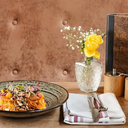 The Hare And Hounds, Levens