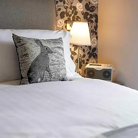 The Hare And Hounds, 4* Levens