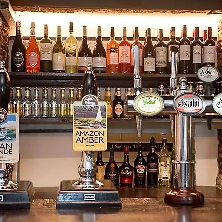 The Hare And Hounds, 4* Levens