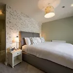 The Hare And Hounds, Värdshus 4*